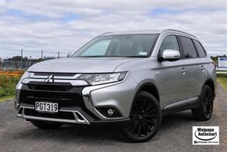 2022 Mitsubishi Outlander - Thumbnail