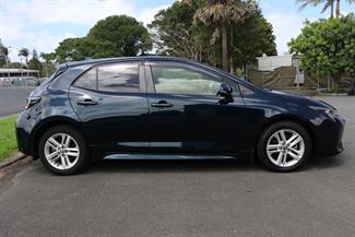 2018 Toyota Corolla - Thumbnail