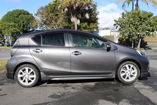 2014 Toyota Aqua - Thumbnail