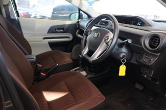 2014 Toyota Aqua - Thumbnail