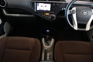 2014 Toyota Aqua - Thumbnail