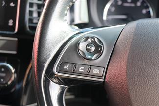 2019 Mitsubishi Outlander - Thumbnail