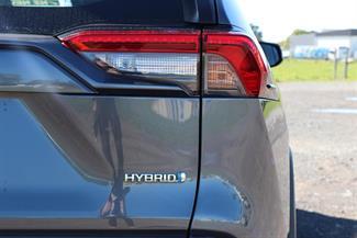 2021 Toyota RAV4 - Thumbnail
