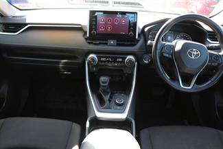 2021 Toyota RAV4 - Thumbnail