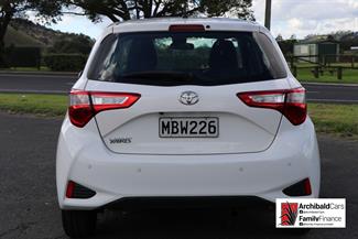 2019 Toyota Yaris - Thumbnail