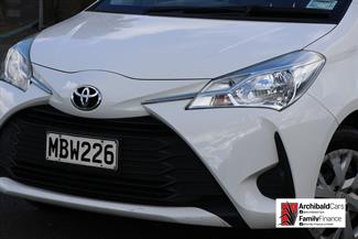 2019 Toyota Yaris - Thumbnail