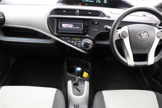 2014 Toyota Aqua - Thumbnail