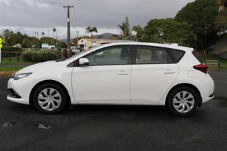 2016 Toyota Corolla - Thumbnail