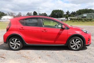 2017 Toyota Aqua - Thumbnail