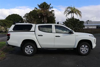 2022 Mitsubishi Triton - Thumbnail