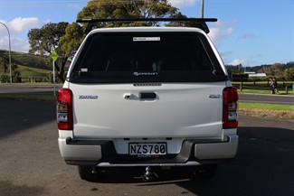 2022 Mitsubishi Triton - Thumbnail