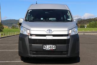 2022 Toyota Hiace - Thumbnail