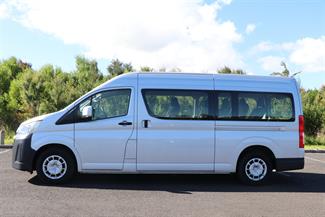 2022 Toyota Hiace - Thumbnail