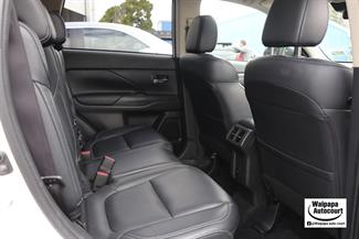 2021 Mitsubishi Outlander - Thumbnail