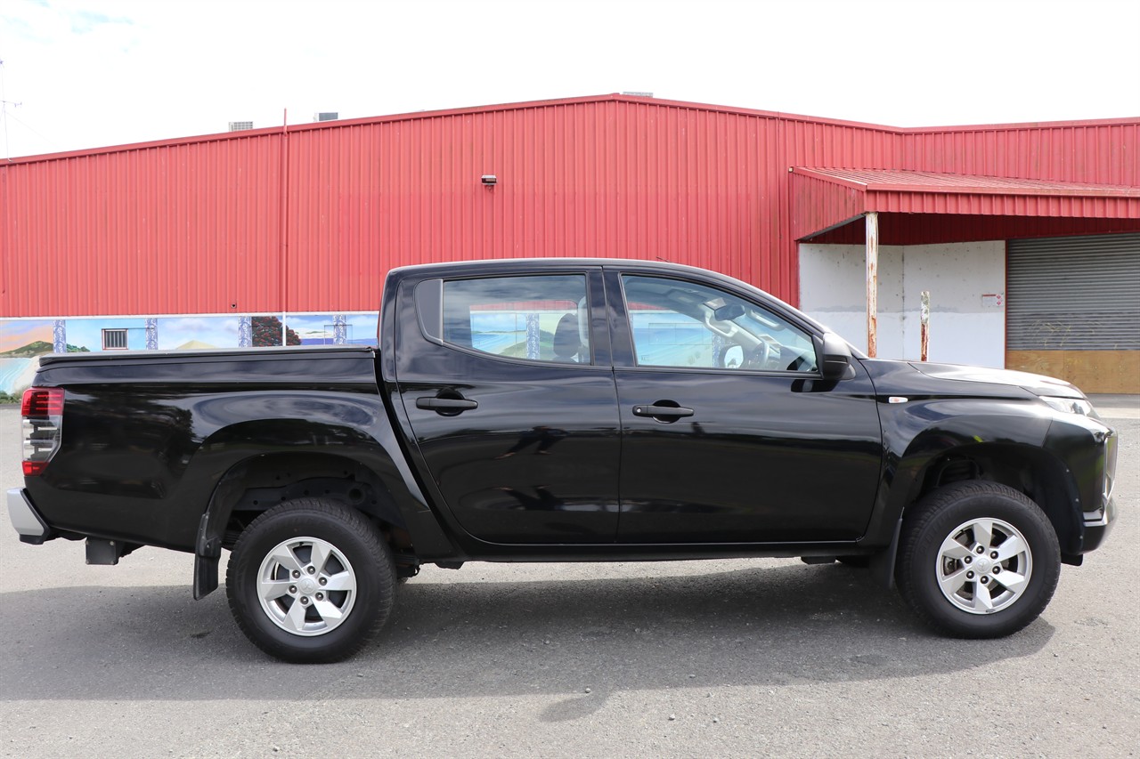 2022 Mitsubishi Triton