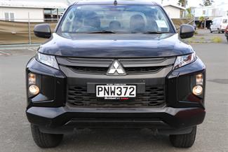 2022 Mitsubishi Triton - Thumbnail