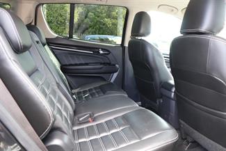 2020 Isuzu MU-X - Thumbnail