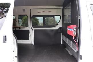 2015 Toyota Hiace - Thumbnail