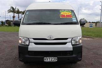 2015 Toyota Hiace - Thumbnail