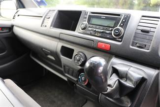 2015 Toyota Hiace - Thumbnail