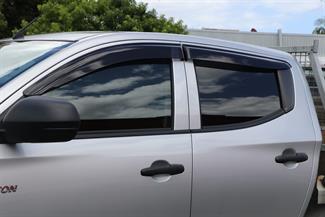 2022 Mitsubishi Triton - Thumbnail