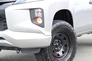 2022 Mitsubishi Triton - Thumbnail