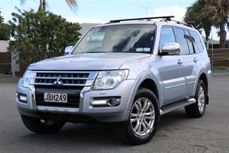 2015 Mitsubishi Pajero - Thumbnail