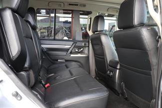 2015 Mitsubishi Pajero - Thumbnail