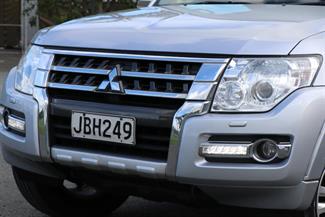 2015 Mitsubishi Pajero - Thumbnail