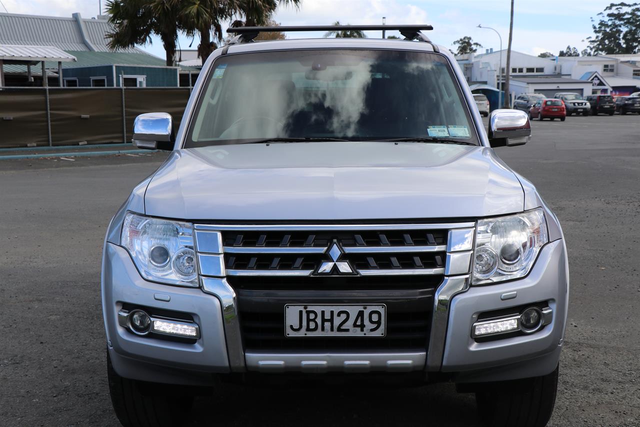 2015 Mitsubishi Pajero