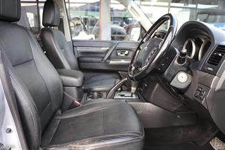 2015 Mitsubishi Pajero - Thumbnail