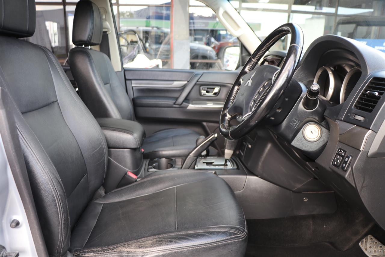 2015 Mitsubishi Pajero