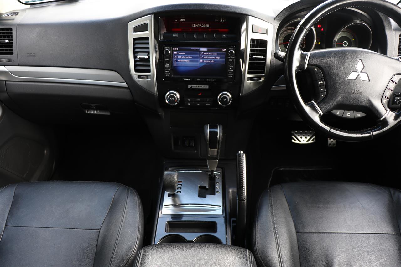 2015 Mitsubishi Pajero