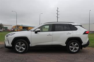 2019 Toyota RAV4 - Thumbnail