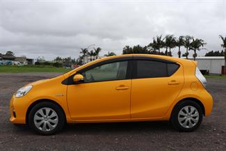 2014 Toyota Aqua - Thumbnail