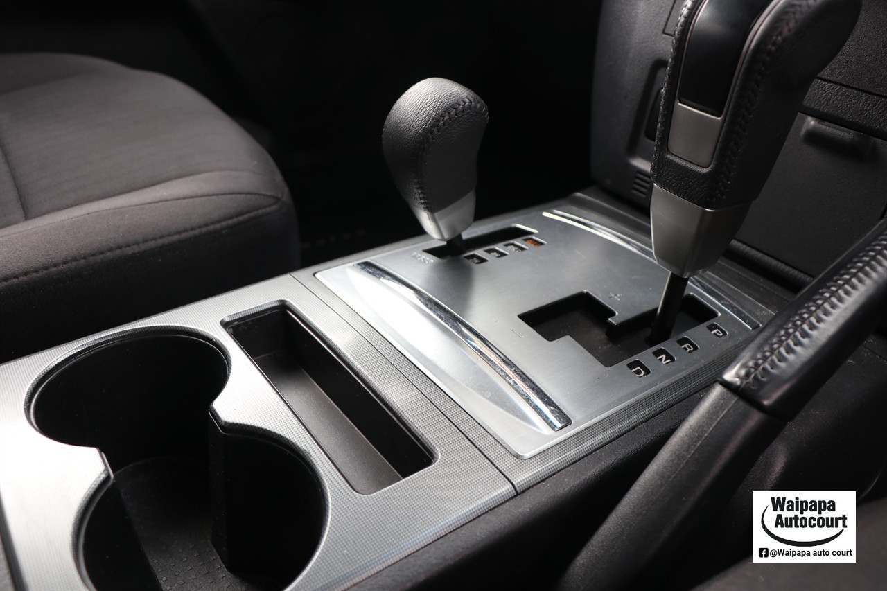 2014 Mitsubishi Pajero