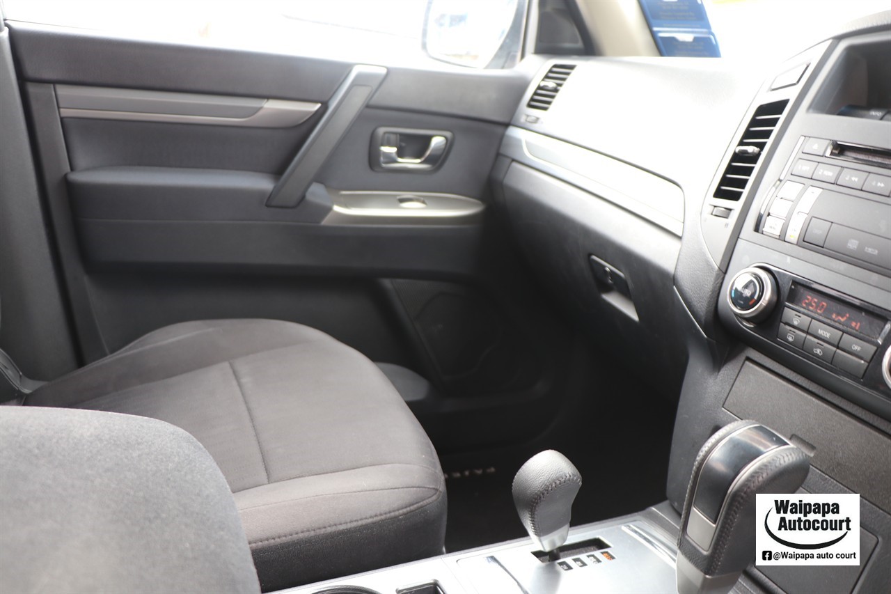 2014 Mitsubishi Pajero