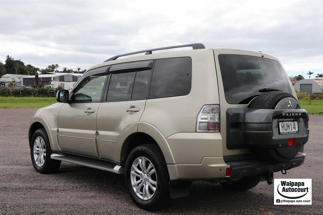 2014 Mitsubishi Pajero