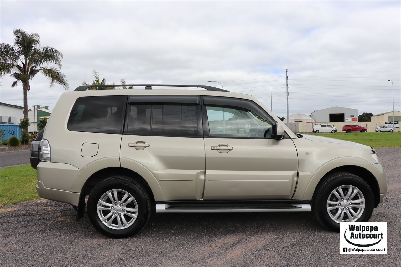 2014 Mitsubishi Pajero