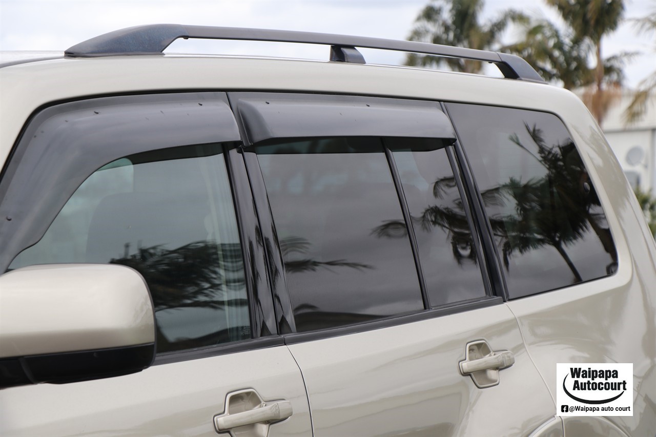 2014 Mitsubishi Pajero