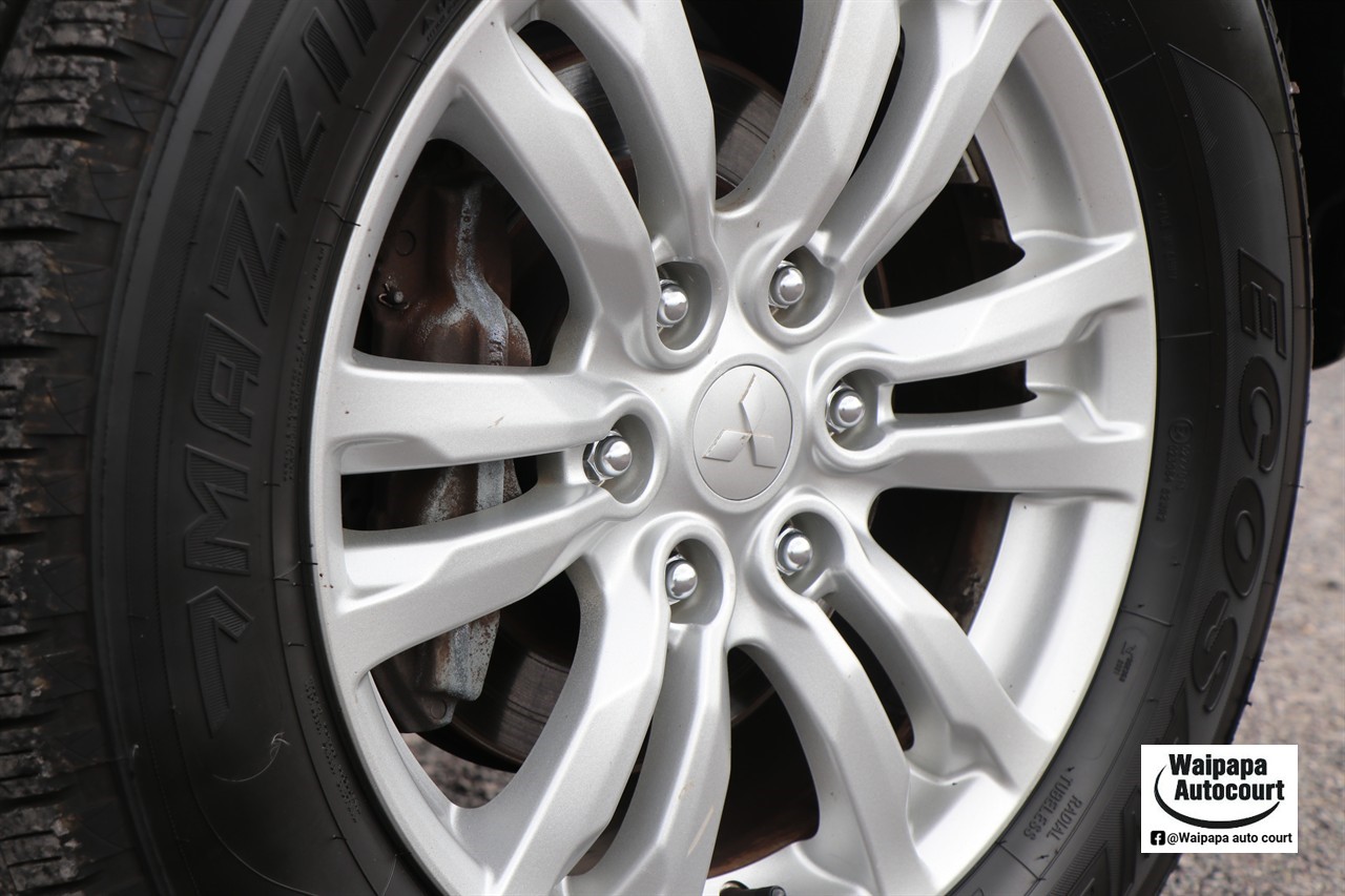 2014 Mitsubishi Pajero