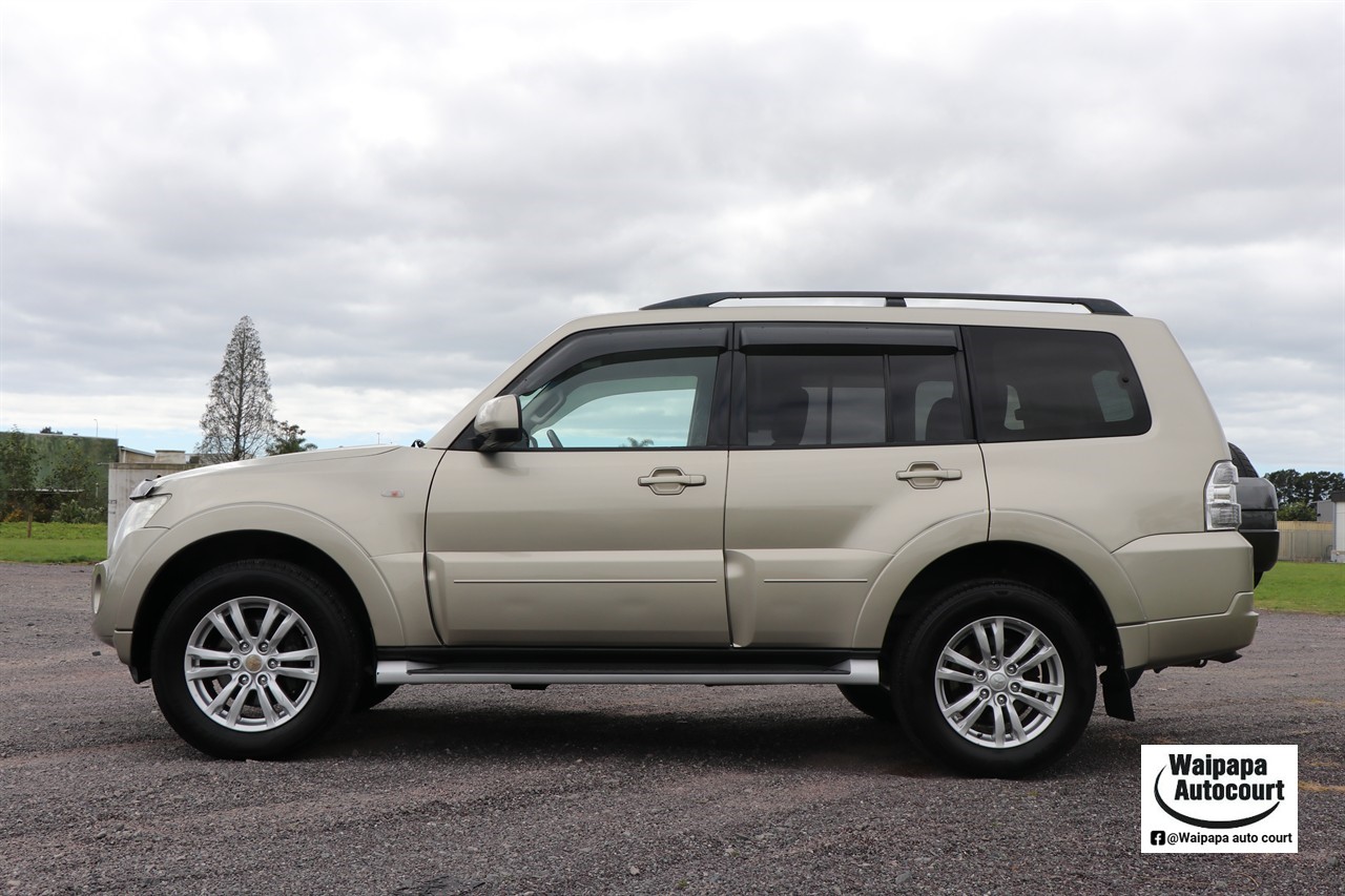 2014 Mitsubishi Pajero