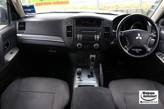 2014 Mitsubishi Pajero - Thumbnail
