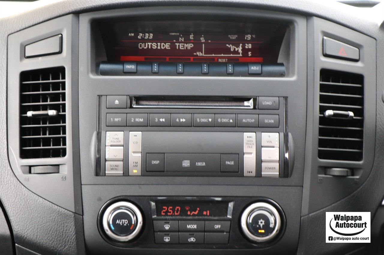 2014 Mitsubishi Pajero