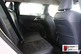 2022 Mitsubishi Outlander - Thumbnail