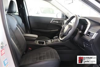 2022 Mitsubishi Outlander - Thumbnail