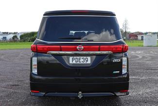 2012 Nissan Elgrand - Thumbnail