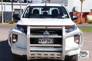 2021 Mitsubishi Triton - Thumbnail
