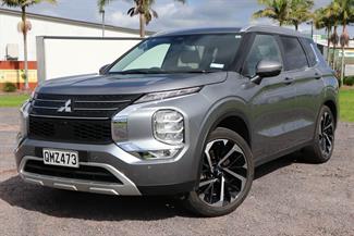 2024 Mitsubishi Outlander - Thumbnail