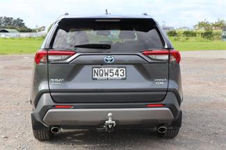 2021 Toyota RAV4 - Thumbnail
